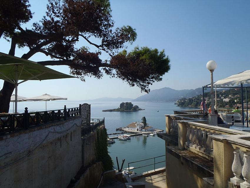 στη γειτονιά μας